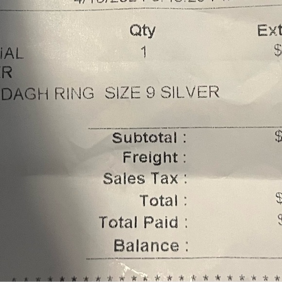 Women’s Chaddagh Ring - Picture 3 of 4